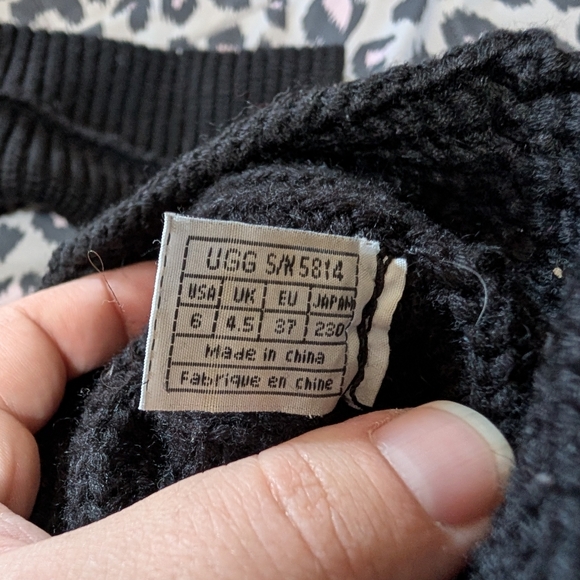 Ugg woman's size 6 classic crochet knit black boots - Picture 8 of 9